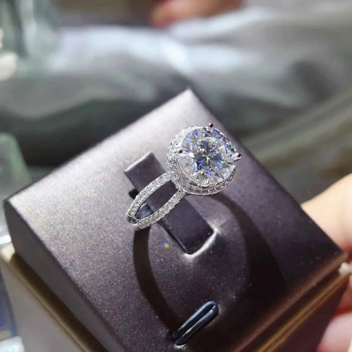 2 Carat 925 Sterling Silver Moissanite Ring - DevilShop