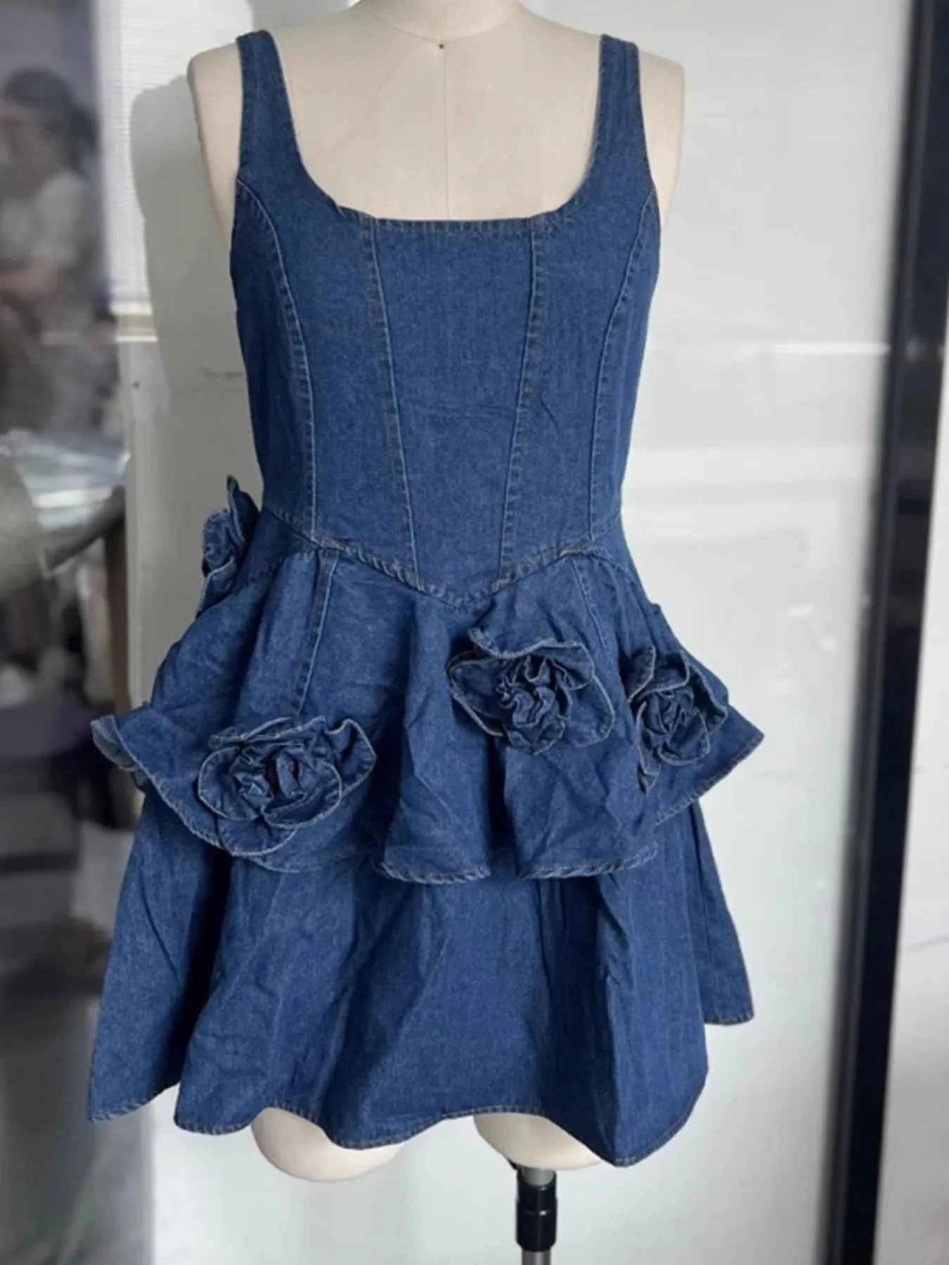 Robe en jean à volants et col rond superposés - DevilShop
