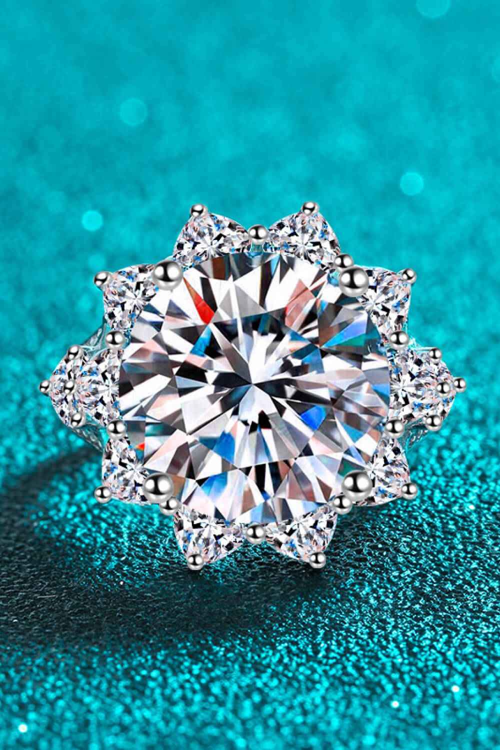 10 Carat Moissanite Flower-Shaped Ring - DevilShop