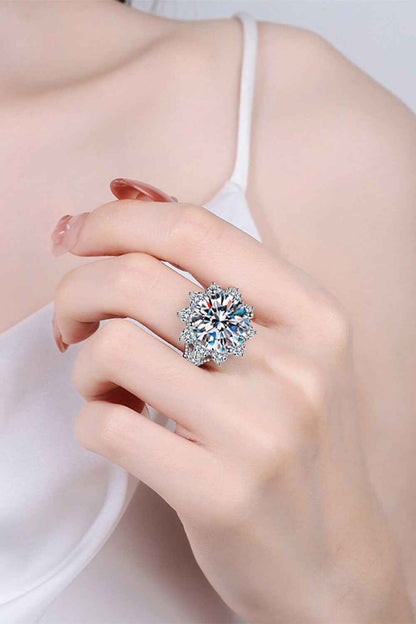 10 Carat Moissanite Flower-Shaped Ring - DevilShop