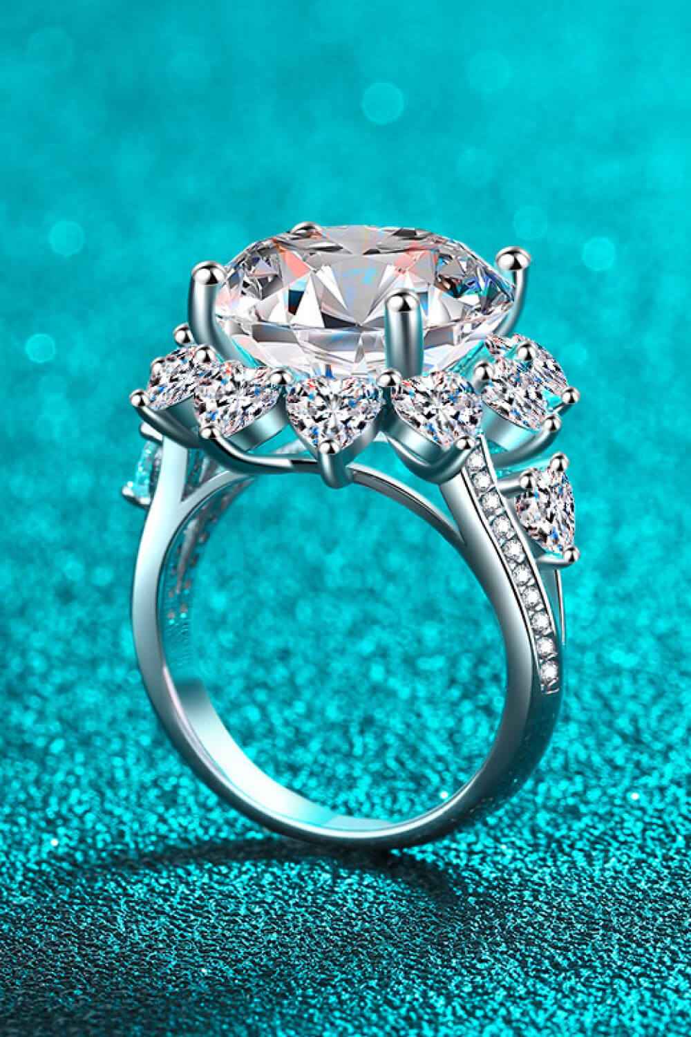 10 Carat Moissanite Flower-Shaped Ring - DevilShop