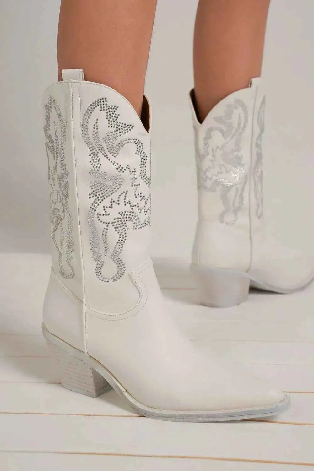 Bottes à bout pointu strass avec élégants détails scintillants - DevilShop