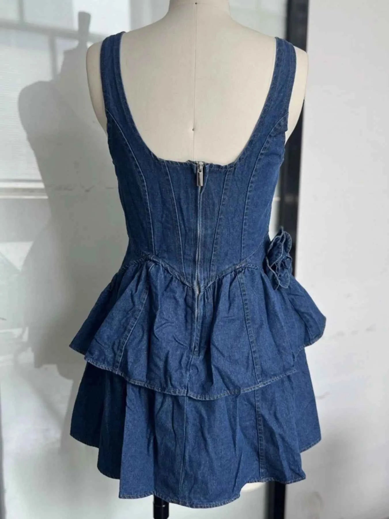Robe en jean à volants et col rond superposés - DevilShop