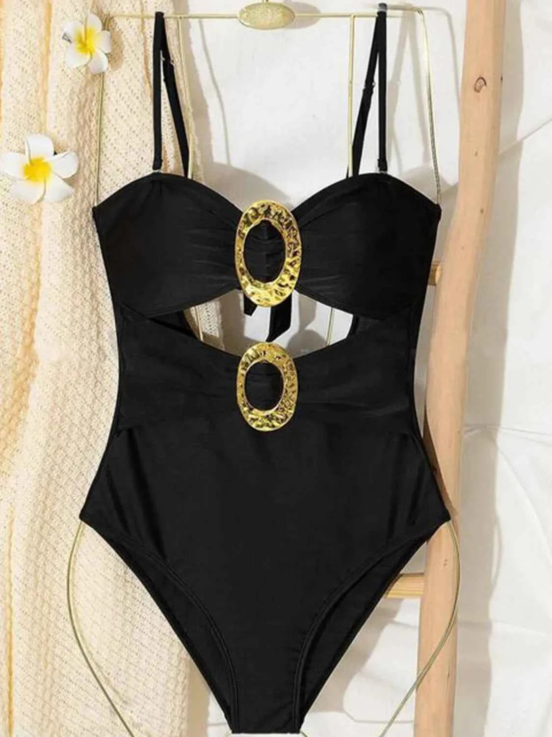 Maillot de bain à découpes avec décolleté en cœur pour un style unique - DevilShop
