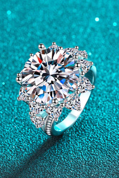 10 Carat Moissanite Flower-Shaped Ring - DevilShop