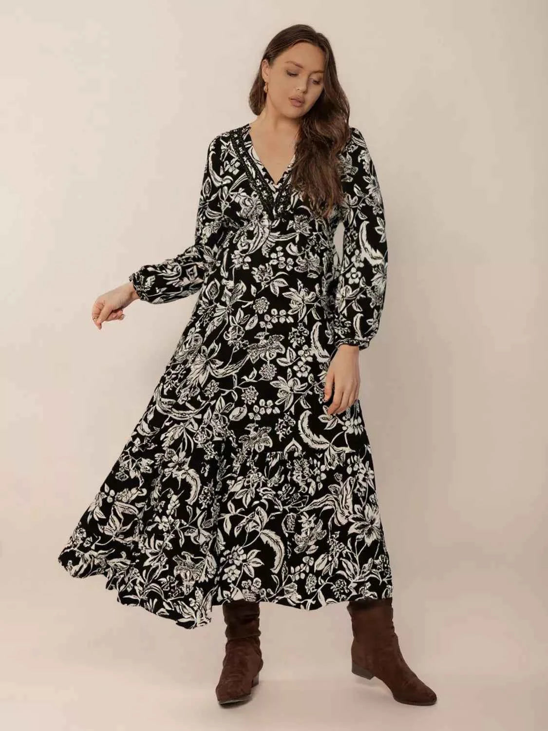 Plus Size Botanical Print Long Sleeve Midi Dress