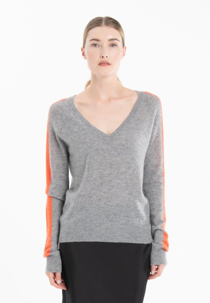 Pull col V femme en cachemire gris clair & mandarine - RIA 1